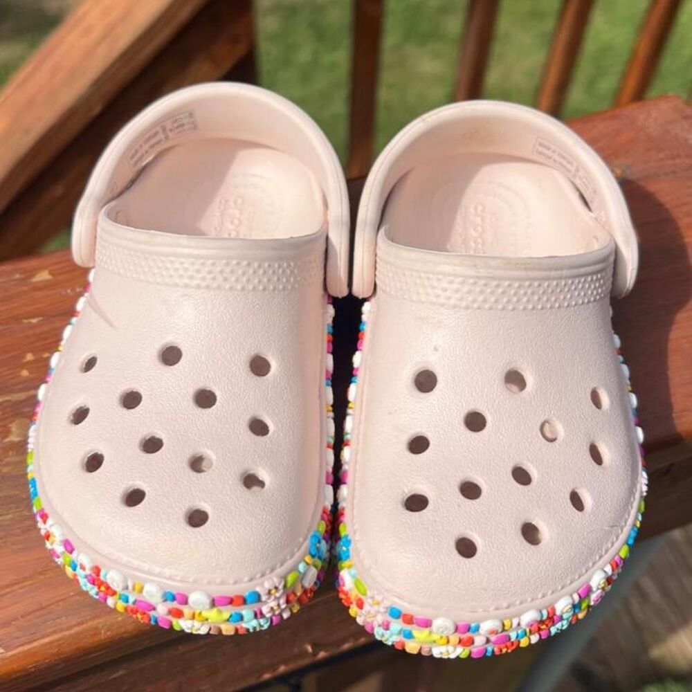Crocs Toddler 8 Classic Beaded Band Clogs Pink White Friendship Bracelet Clogs